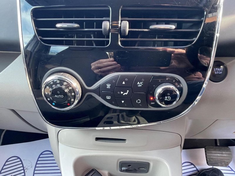 RENAULT ZOE